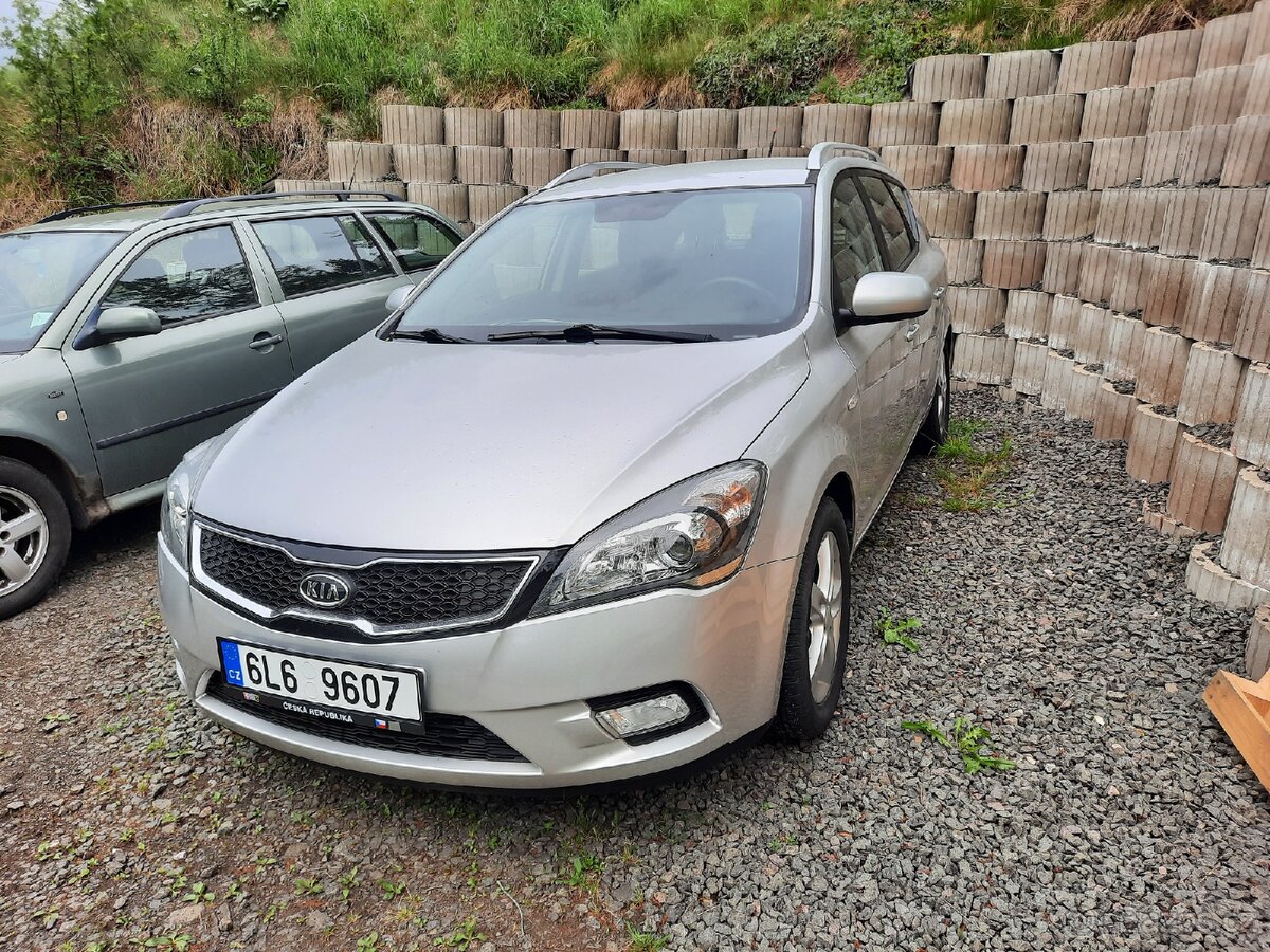 Kia Ceed 1.6 91kw,benzín,navi,digiklima,kamera...