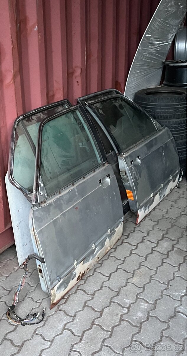 bmw e23 dveře