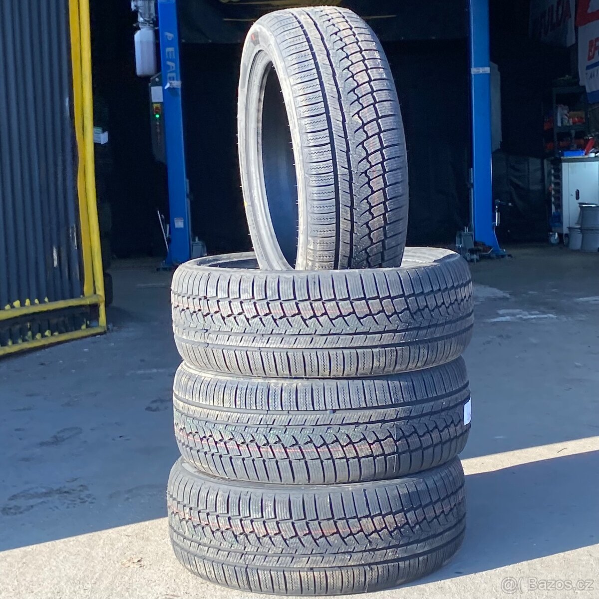 NOVÉ Zimní pneu 225/45 R18 95V Sailun