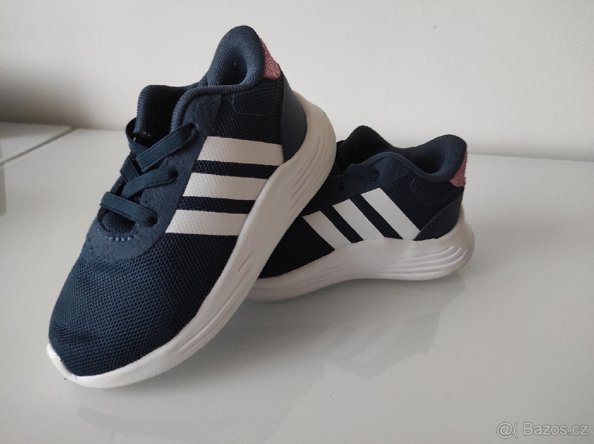 Dívčí boty Adidas, vel. 23