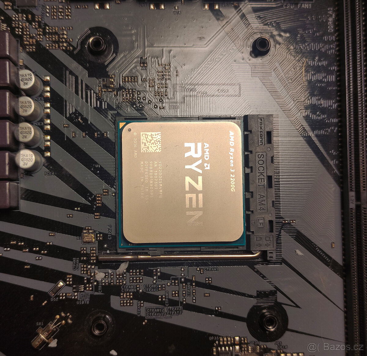 Procesor AMD Ryzen™ 3 2200G with Radeon™ Vega 8 Graphics