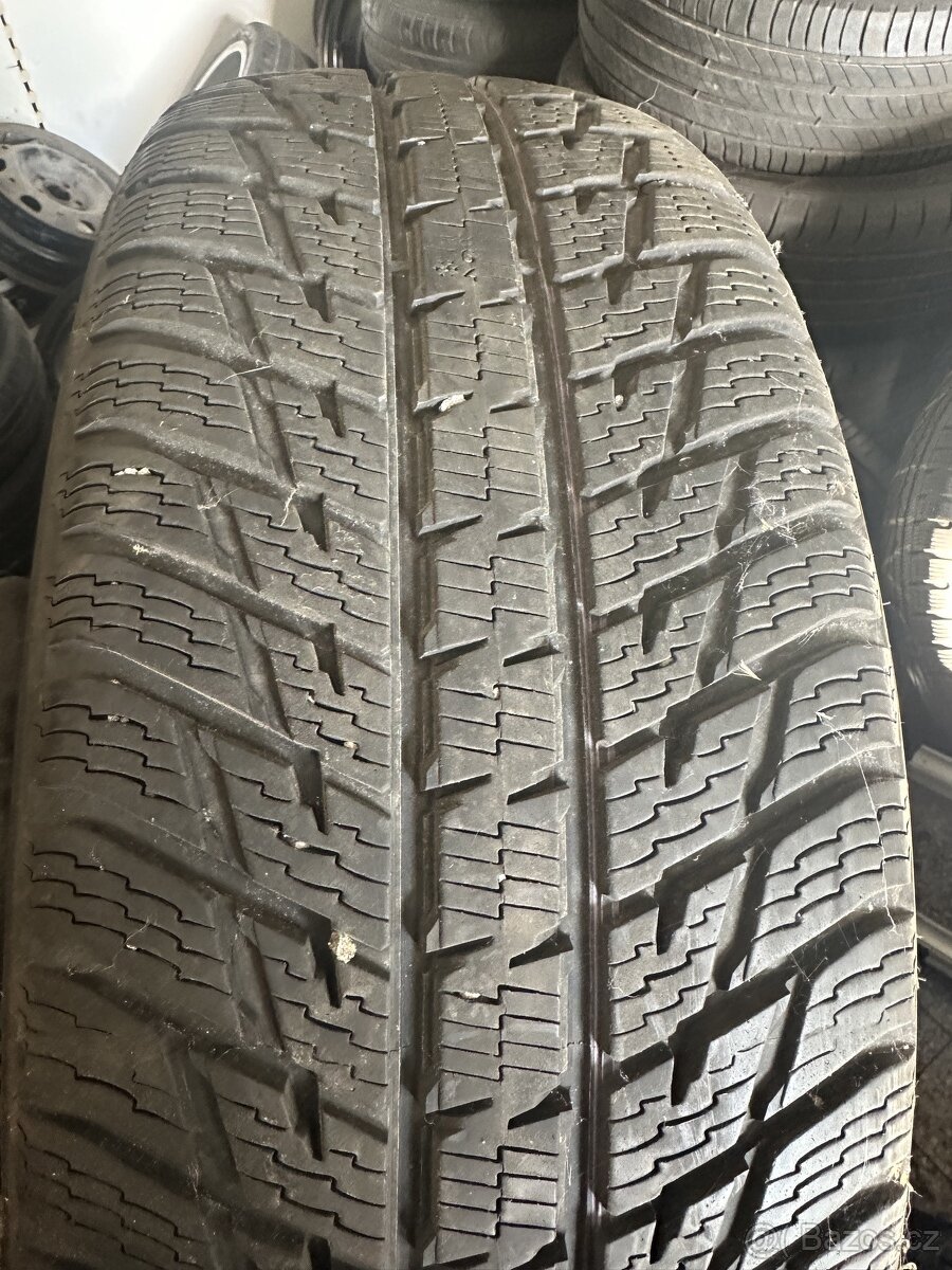 235/55/20 xl nokian zimni 4 ks cca 80%