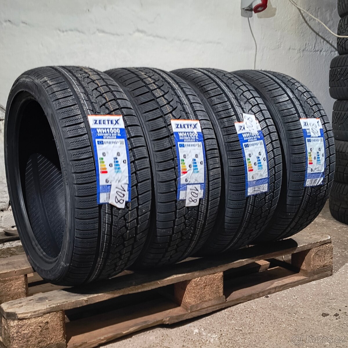 Zimní pneu 225/40 R18 92V XL Zeetex Nové mm