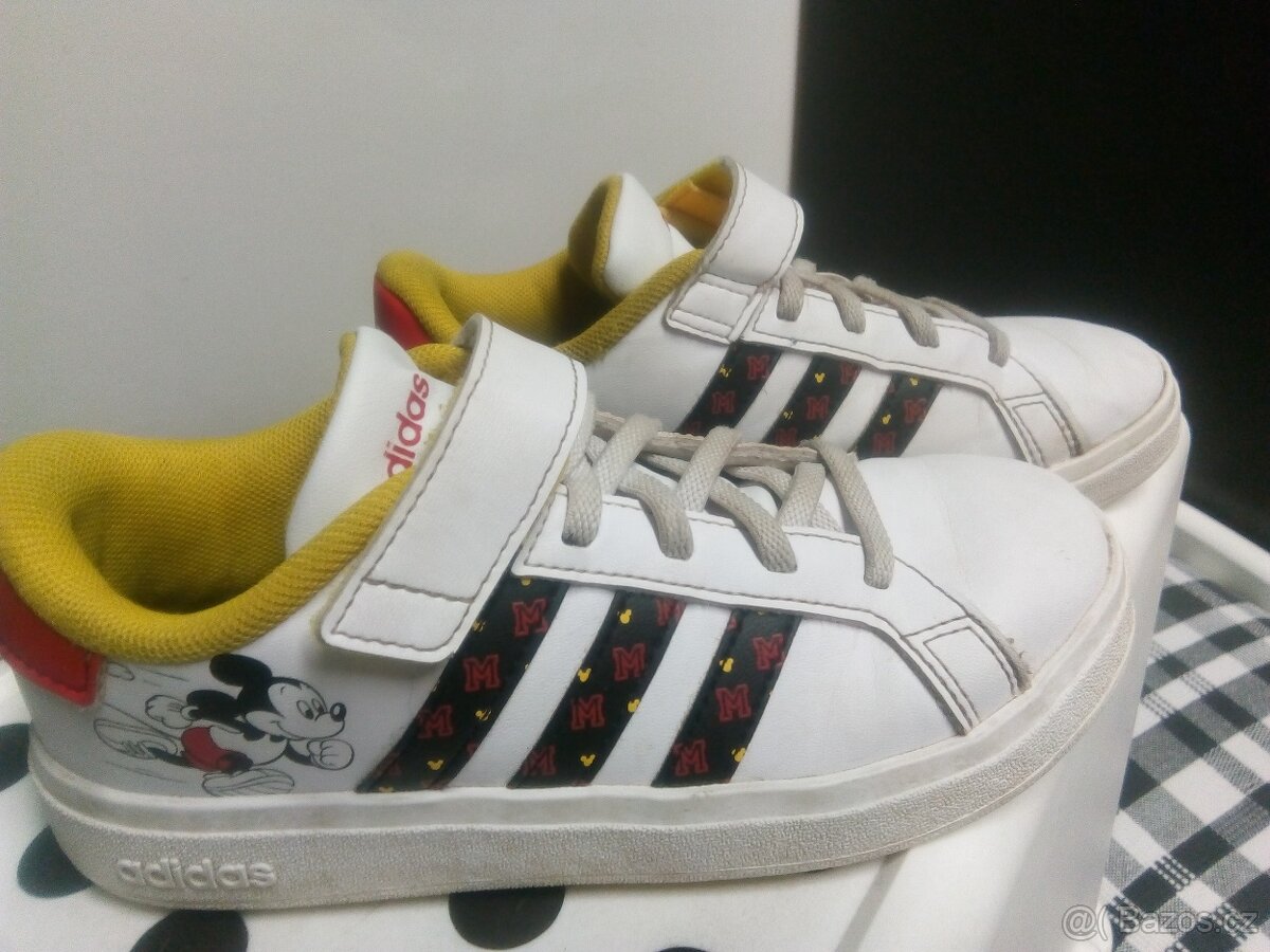 Botasky ADIDAS Mickey Mause vel.31,5