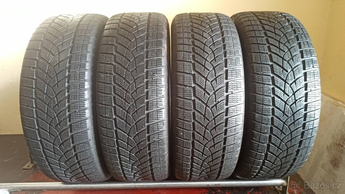 Goodyear 225/55 R18 102V 5,5-6mm