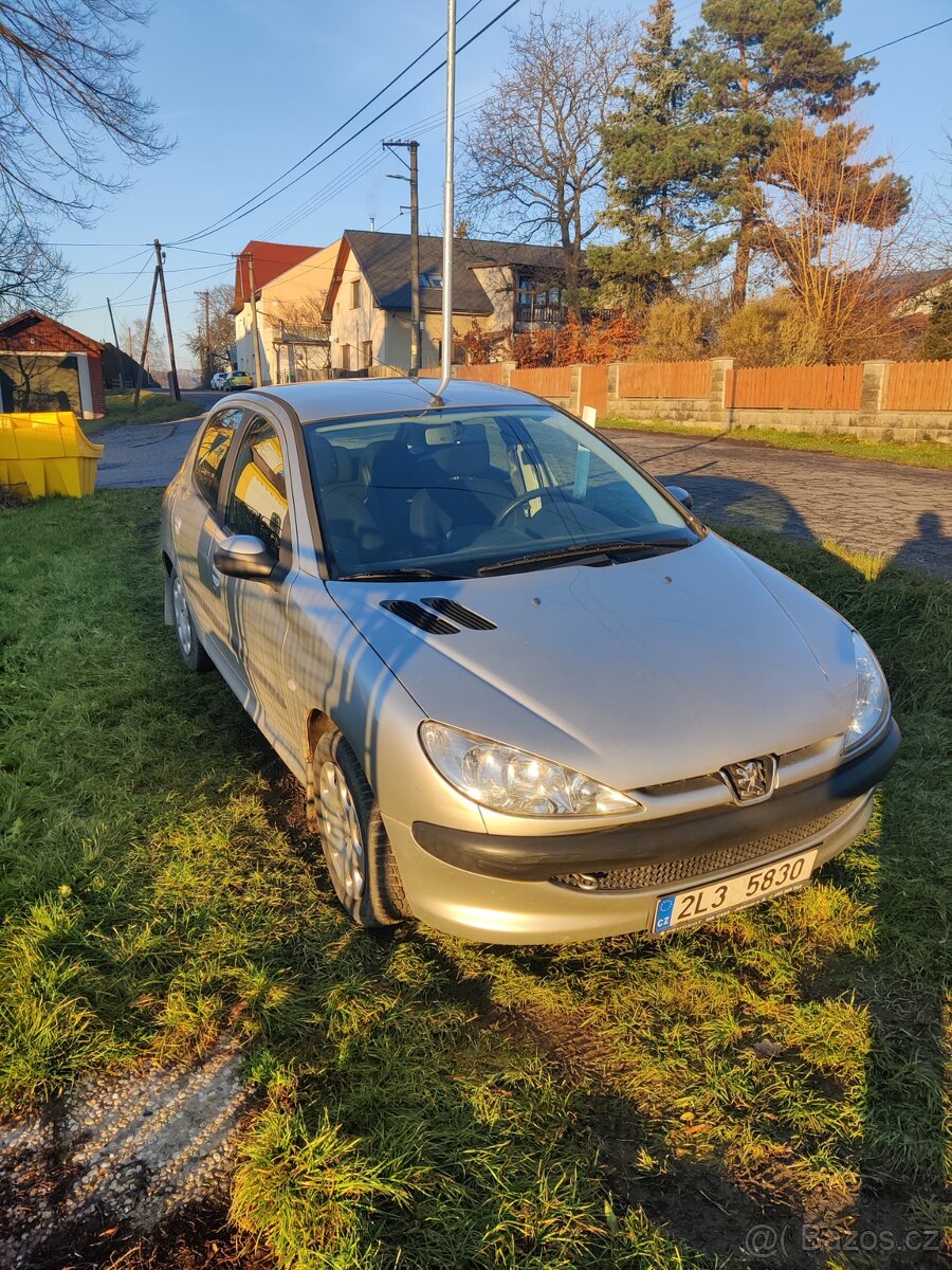 Peugeot 206 1.4 16V 65kW (+Tažné)