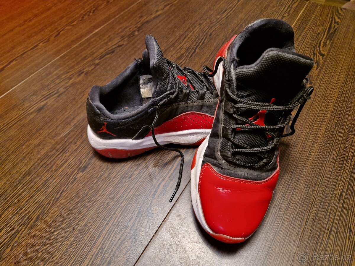 Air Jordan 11 CMFT Low, vel. 37,5