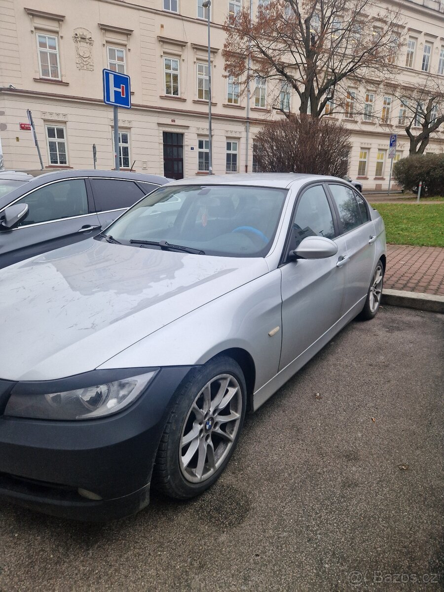 Bmw e90 2005 320i