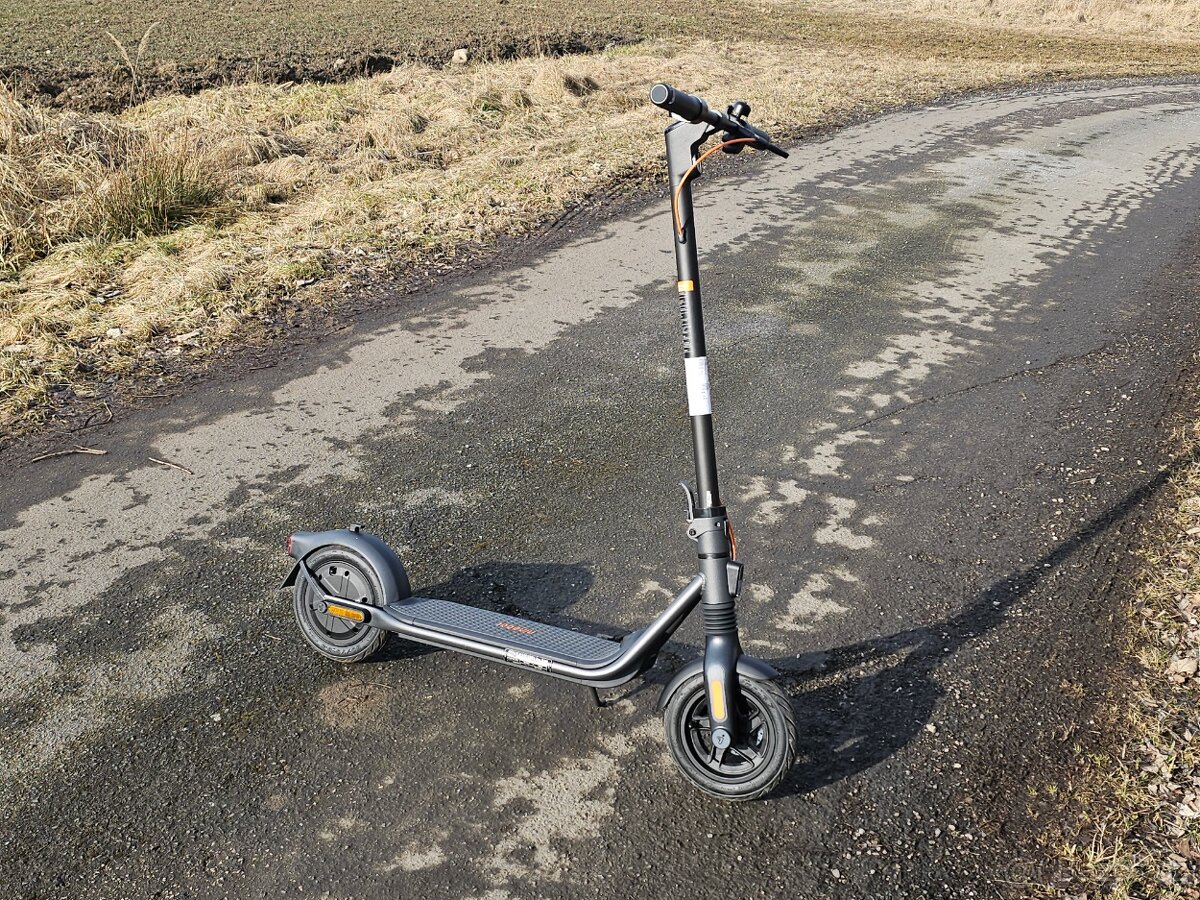 Elektrokoloběžka Segway NINEBOT F2 Pro E