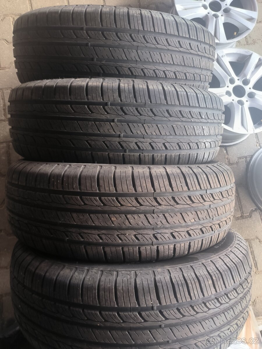 Nová sada pneu 235/70r16 106H