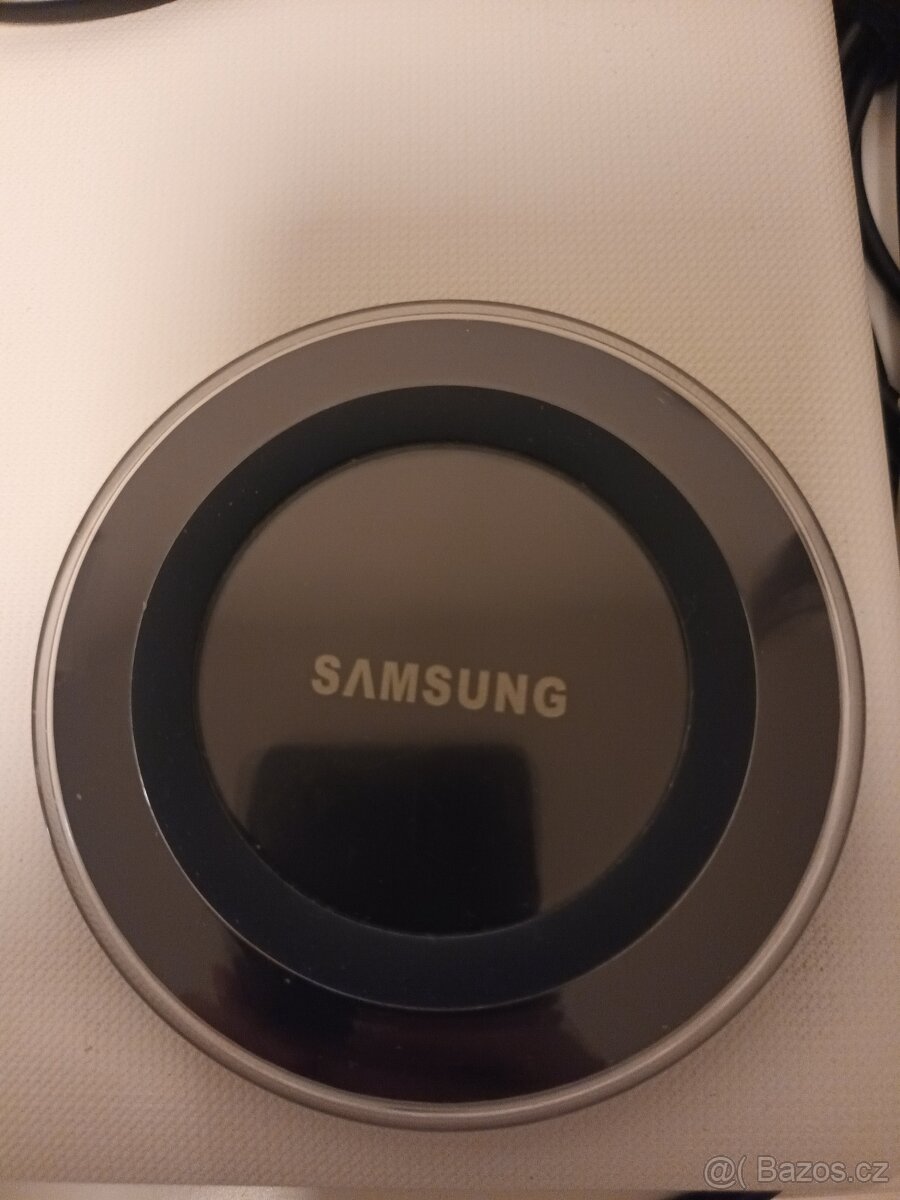 Bezdrátová nabíječka samsung