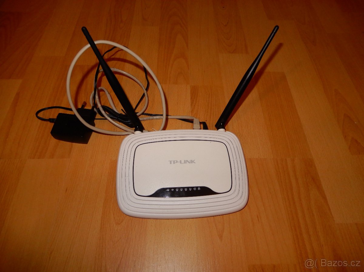 Router TP-Link, model TL-WR841N.