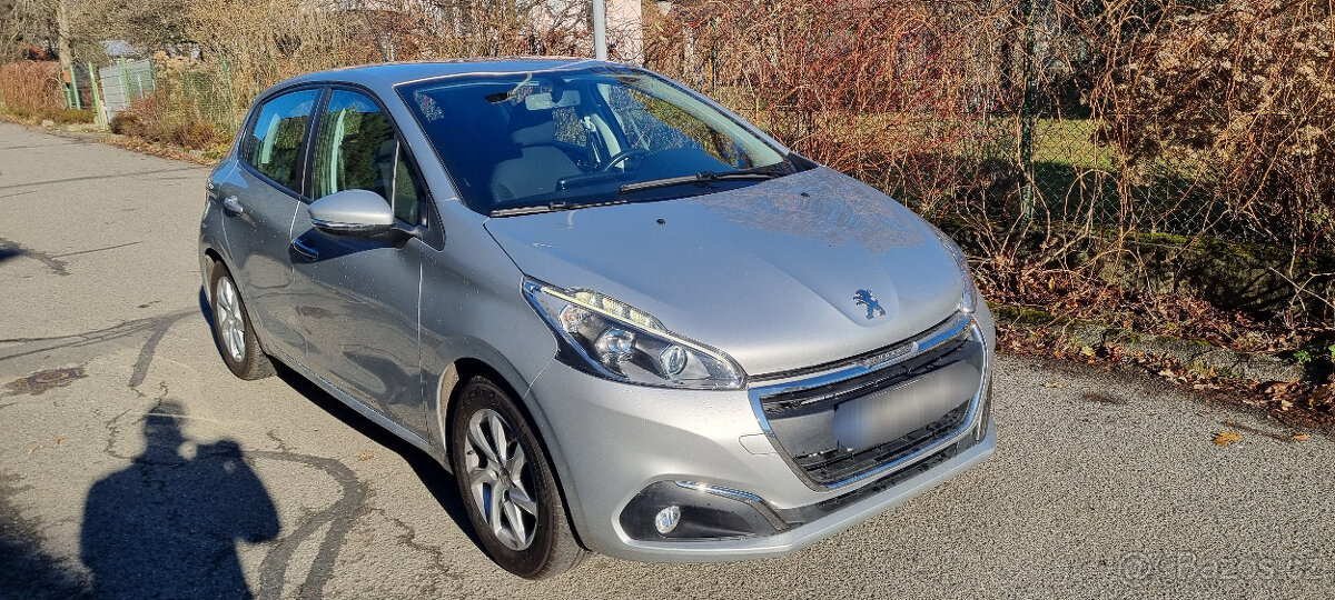 Peugeot 208 1,2i 60Kw PT 31 177km 2017 nové ČR tažné Klima