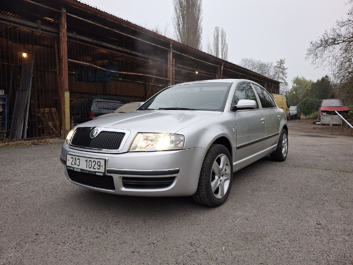 Škoda Superb 2.8 V6