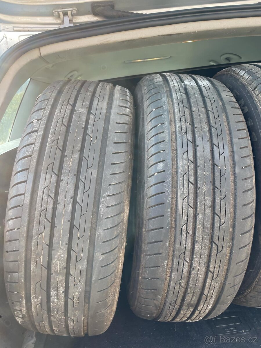 Sada 4 letních pneumatik 235 60 16 vzorek v perfektním stavu