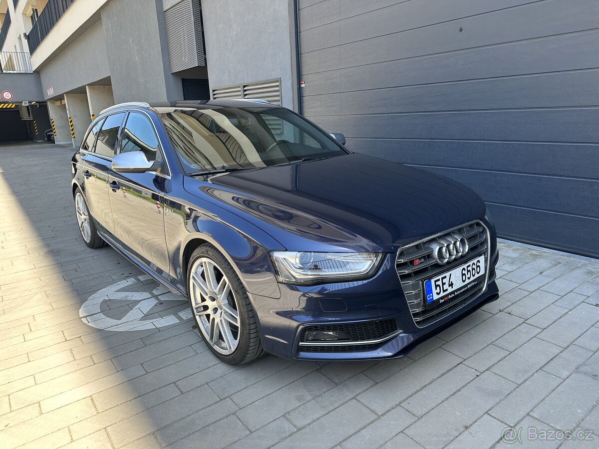 AUDI S4