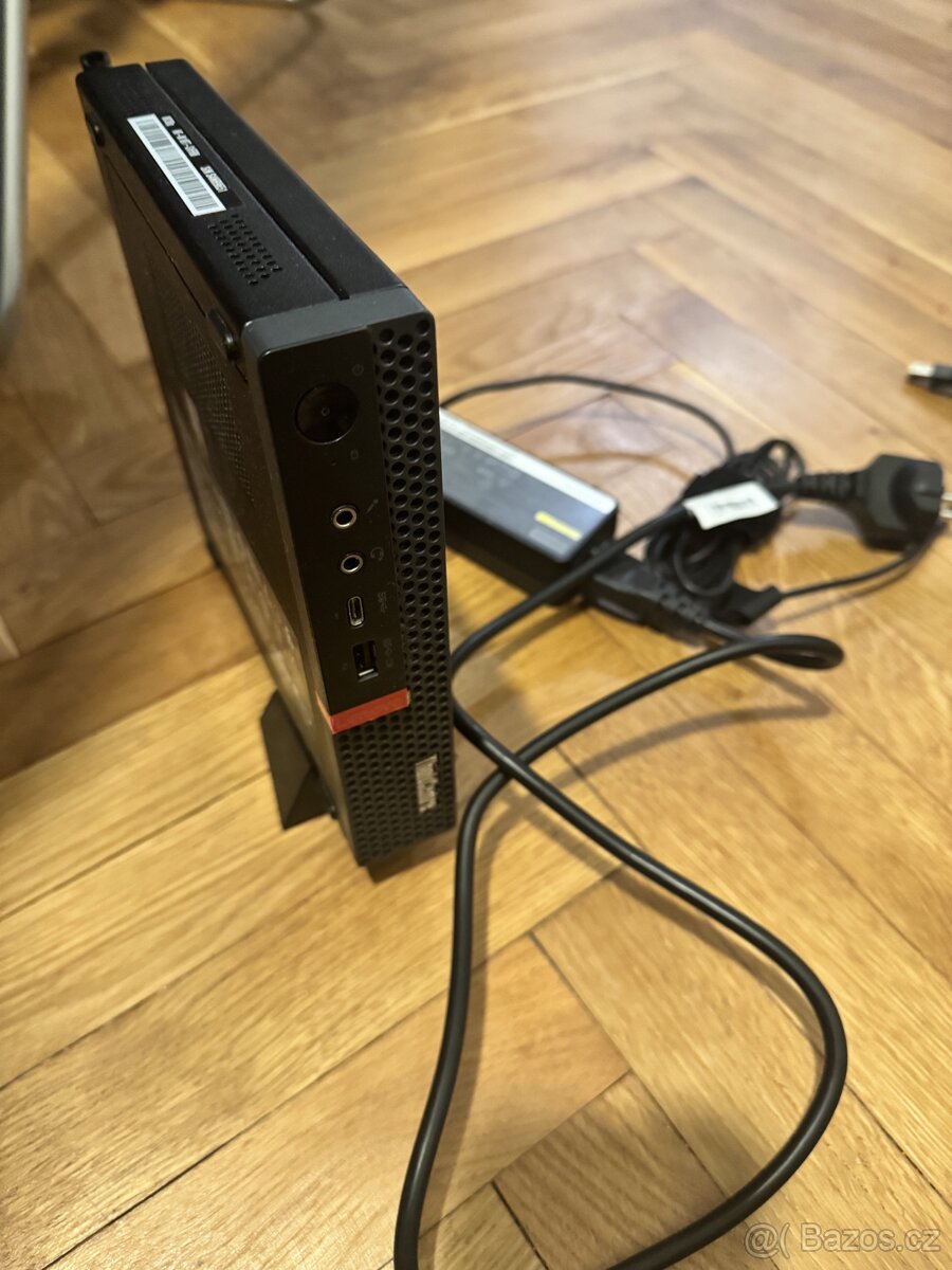 Lenovo stolní PC