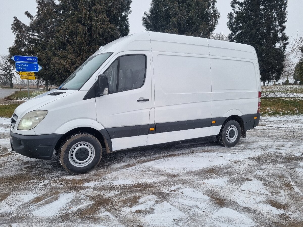 Mercedes Benz sprinter L2H2