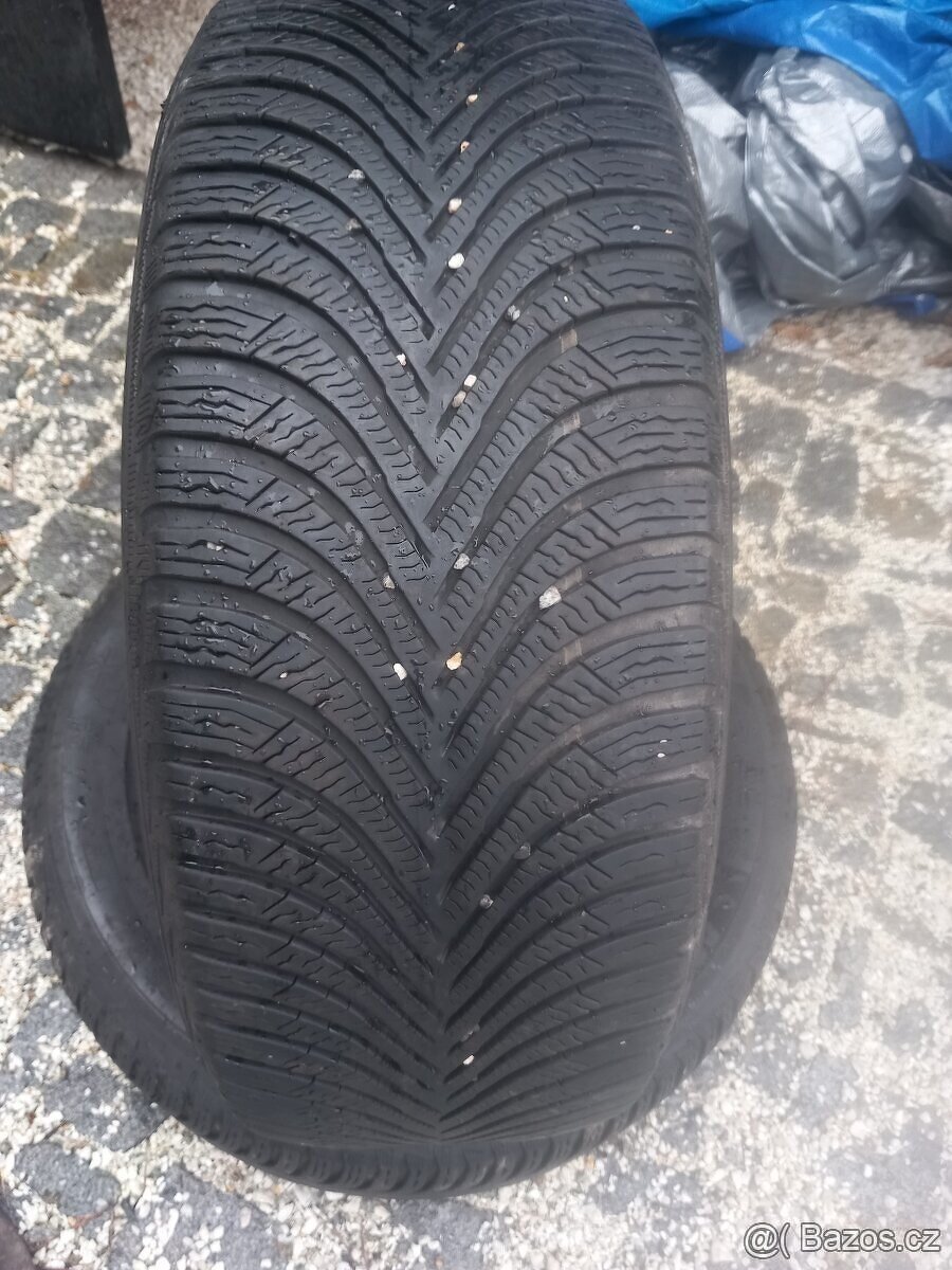 215/55/17 zimni pneu 215/55 R17