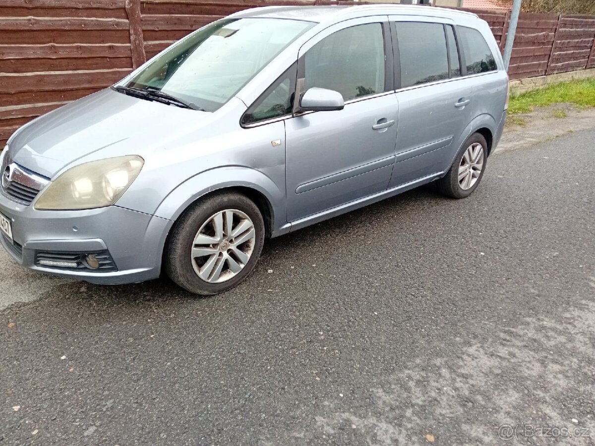 Opel Zafira 1,9 CDTI 88kw  7 mist