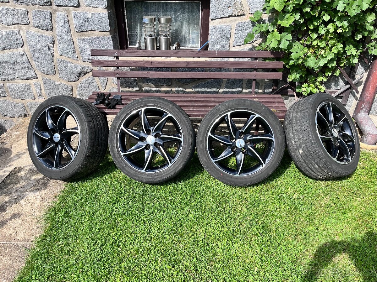 Prodám komplet kola 235/45 R17, 5x112