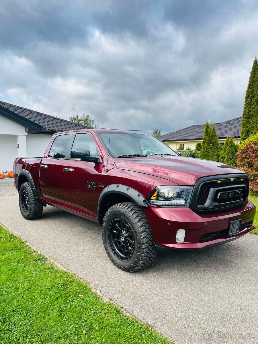 Prodám Dodge RAM BIGHORN 5.7 HEMI 4x4