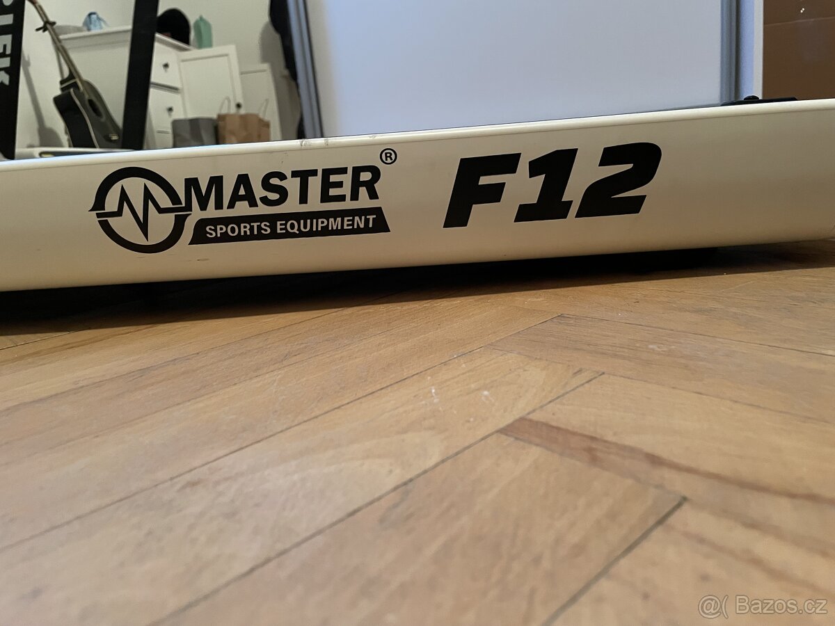 Prodám motorový běžecký pás Master F12