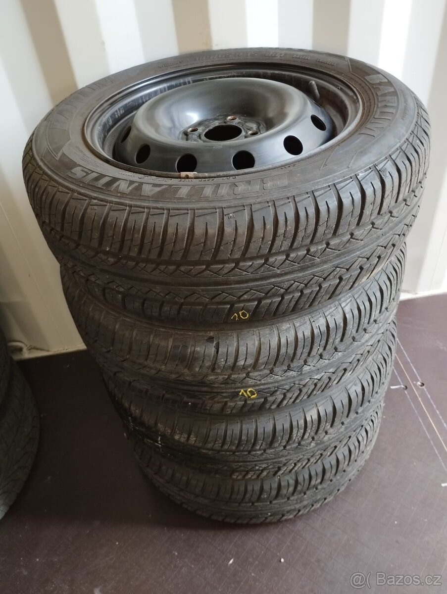 č.10 185/65 R 15 + disky - 1.500Kč cena za celou sadu