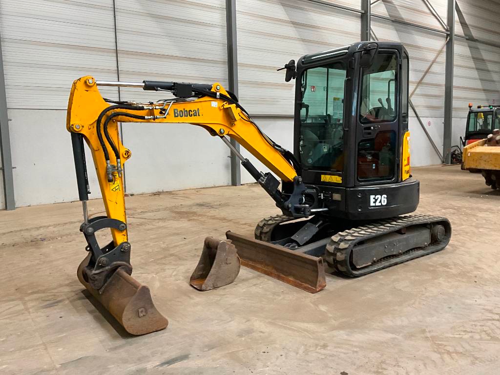 BAGR BOBCAT E 26 EM