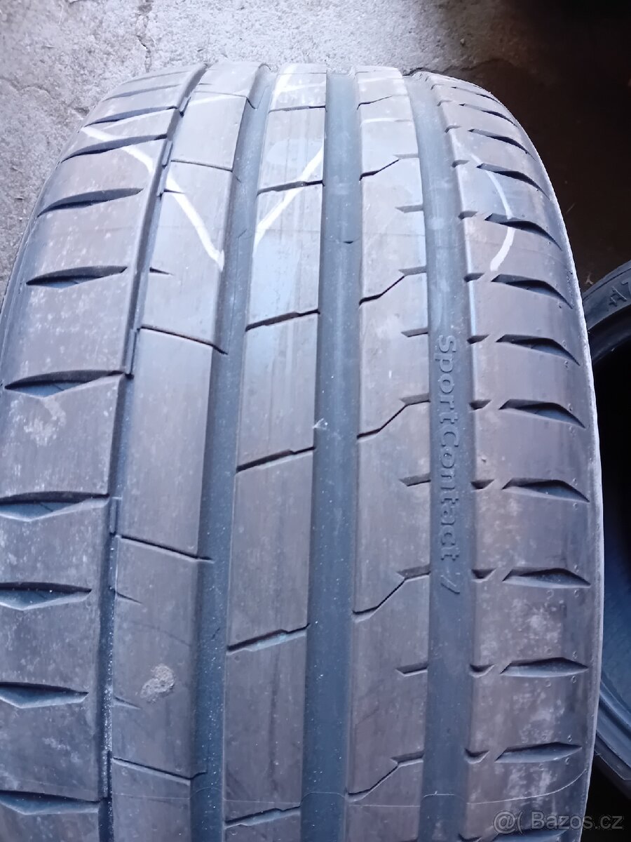 Prodám Sadu pneu 265/40/ZR21 Continental