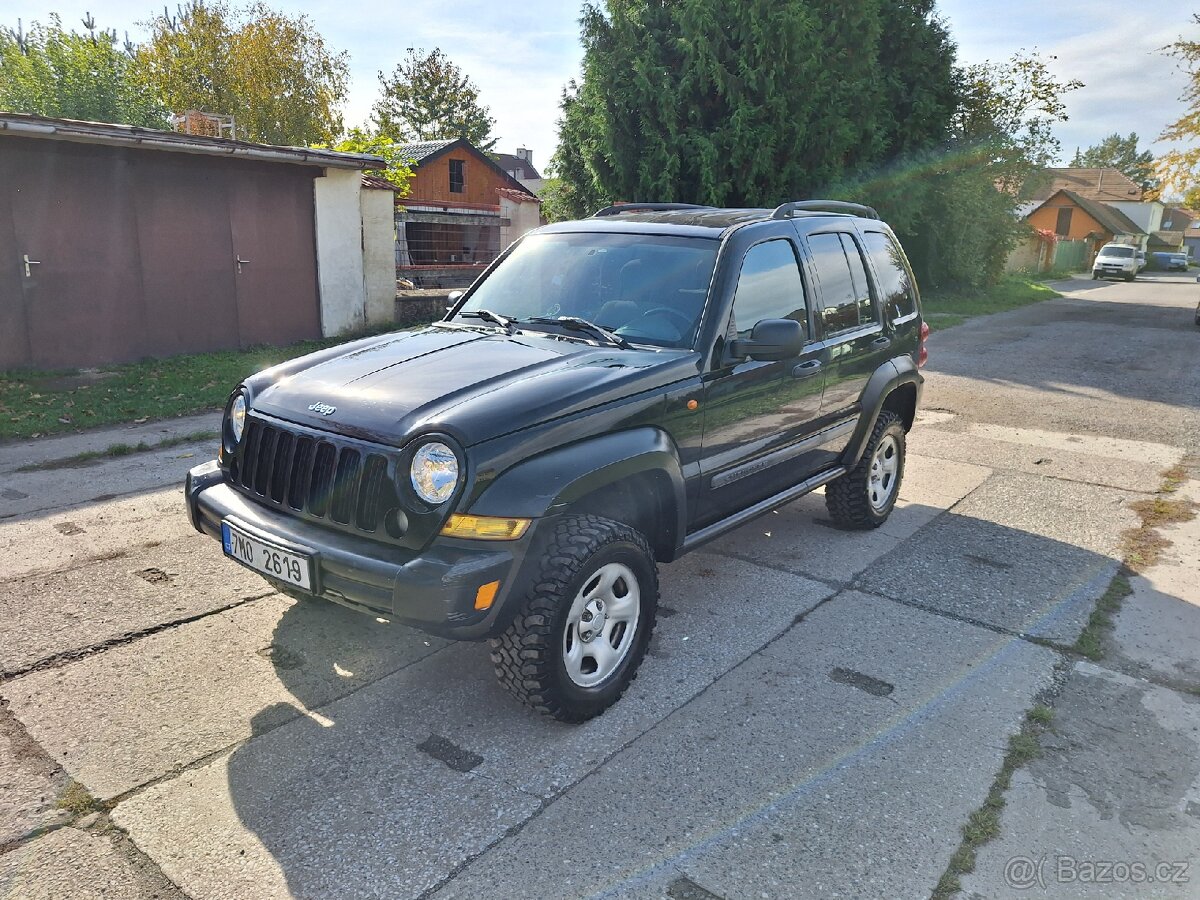 Jeep cherokee 2,8 crd 120kW manuál 6q