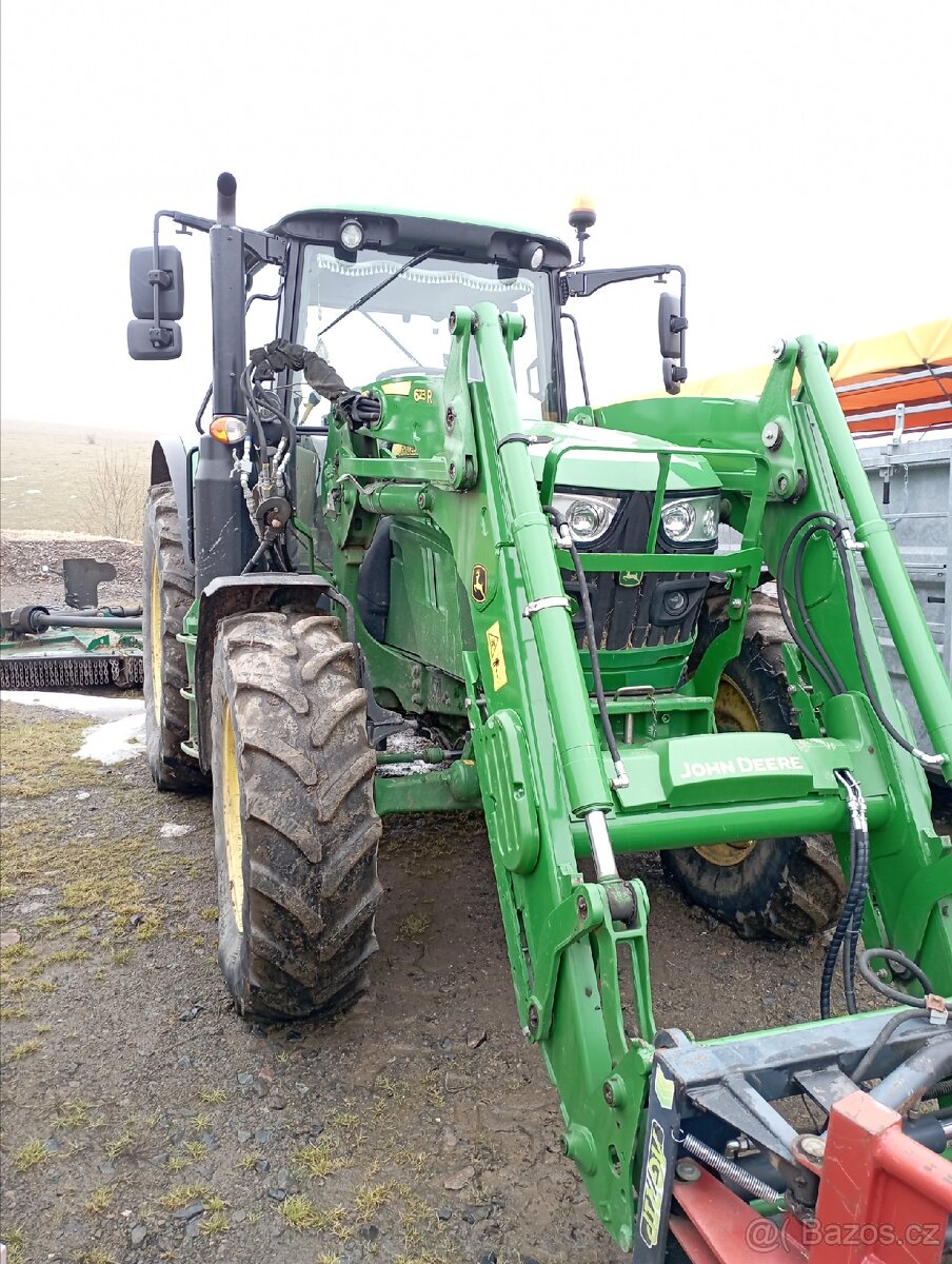 Prodám traktor John Deere 6120M