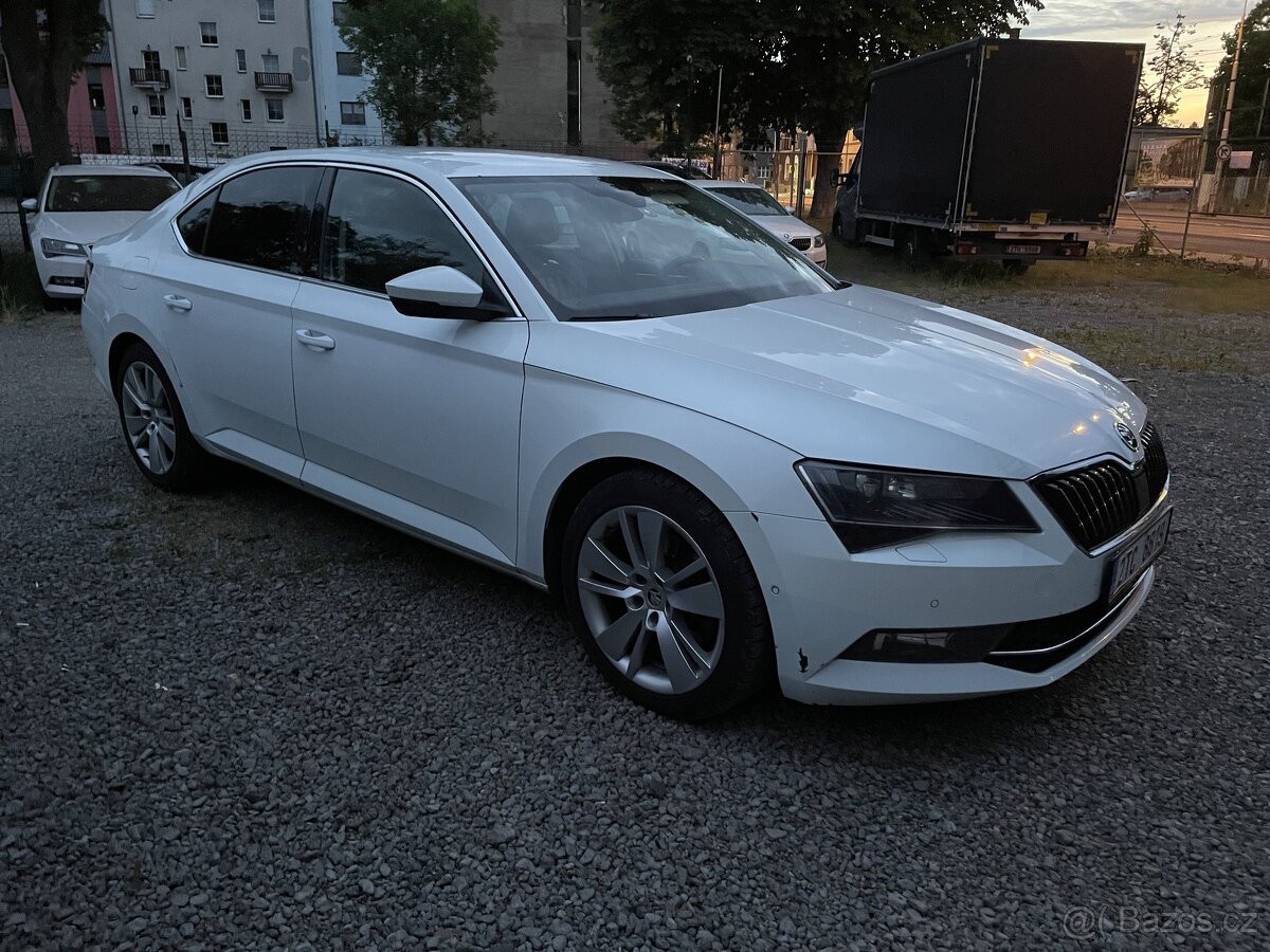 ŠKODA SUPERB III, Možné i na splátky bez registrů