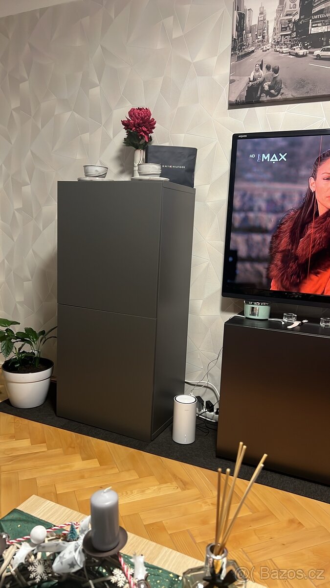 IKEA besta skriňka