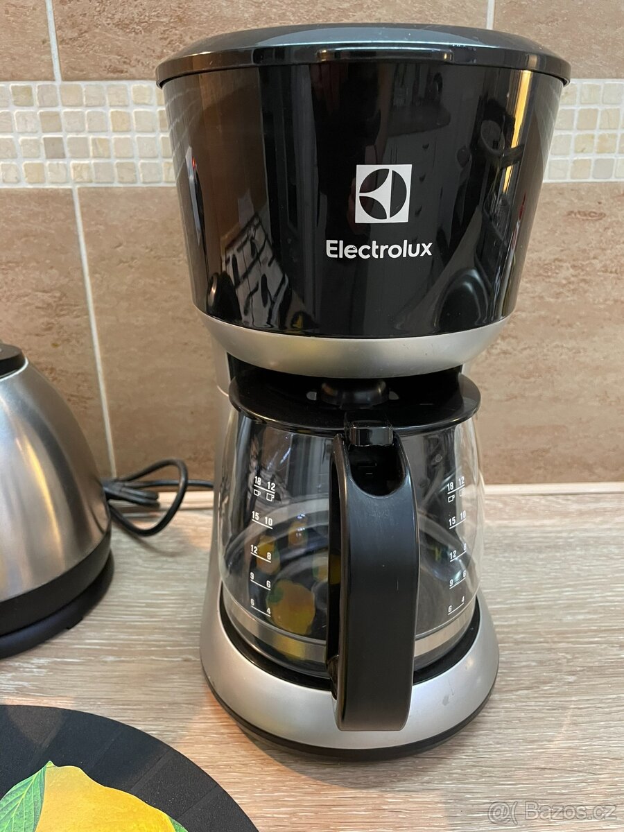 Překapávač na kávu. Electrolux EKF3300