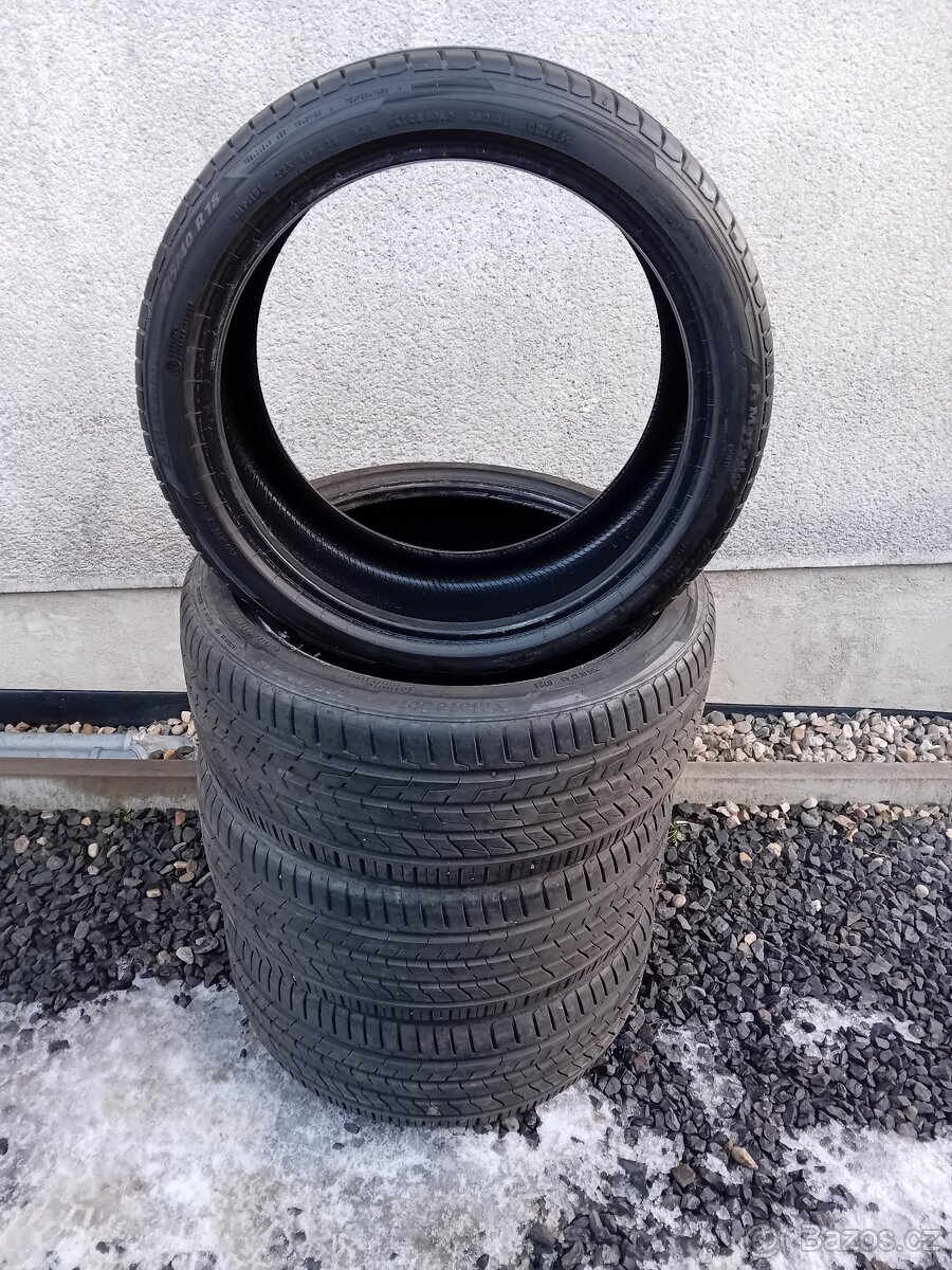 Zánovní letní pneu Matador 225/40 r18