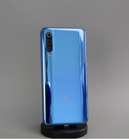 Xiaomi MI 9 - TOP stav + nová baterie