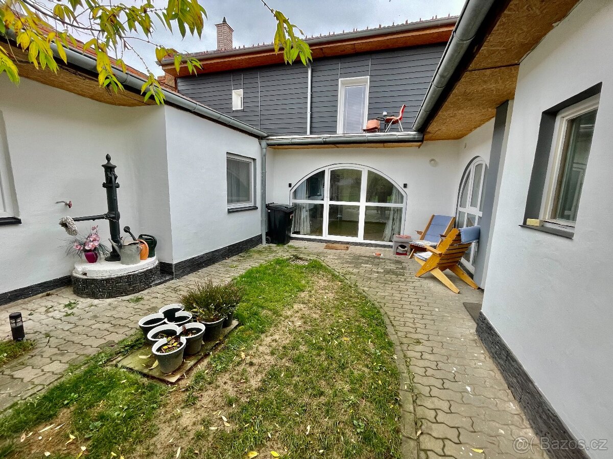 Prodej rodinného domu 218 m², pozemek 742 m²  NOVINKA