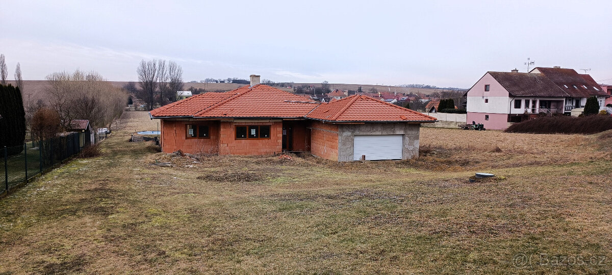 Rozestavěný RD 331 m2, Moravany u Kyjova