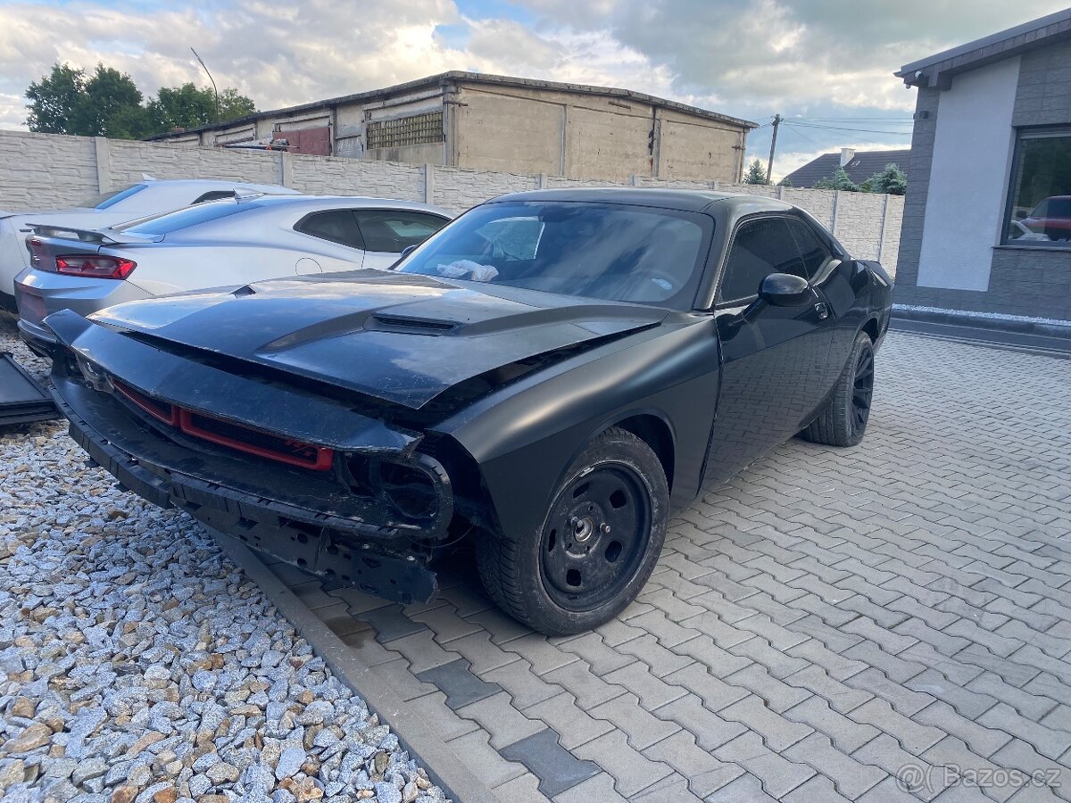 Dodge Challenger 5.7  HEMI  2017