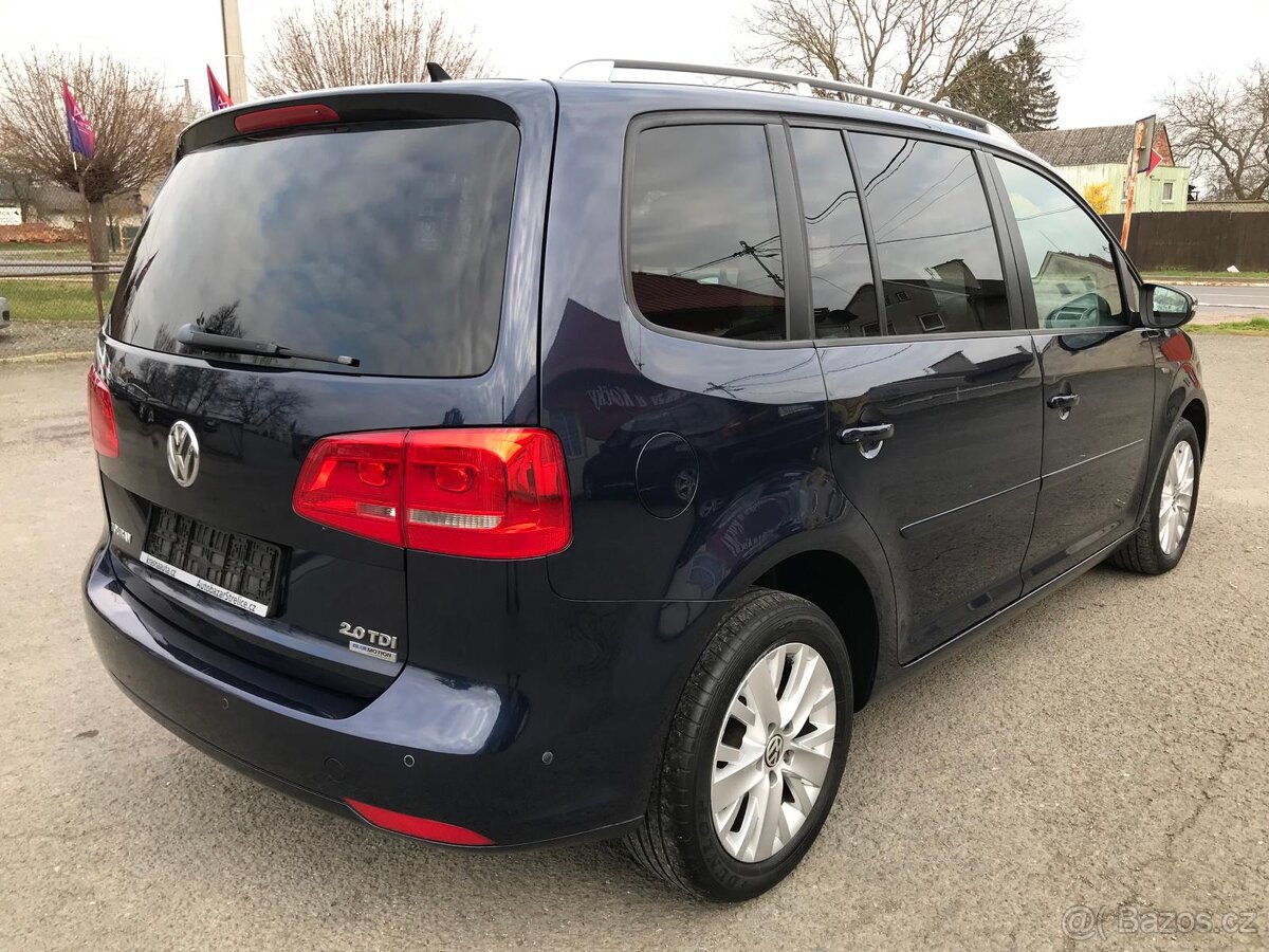 VW TOURAN 2.0 TDi SERVISNÍ KNIHA 134.100 km  7MÍST