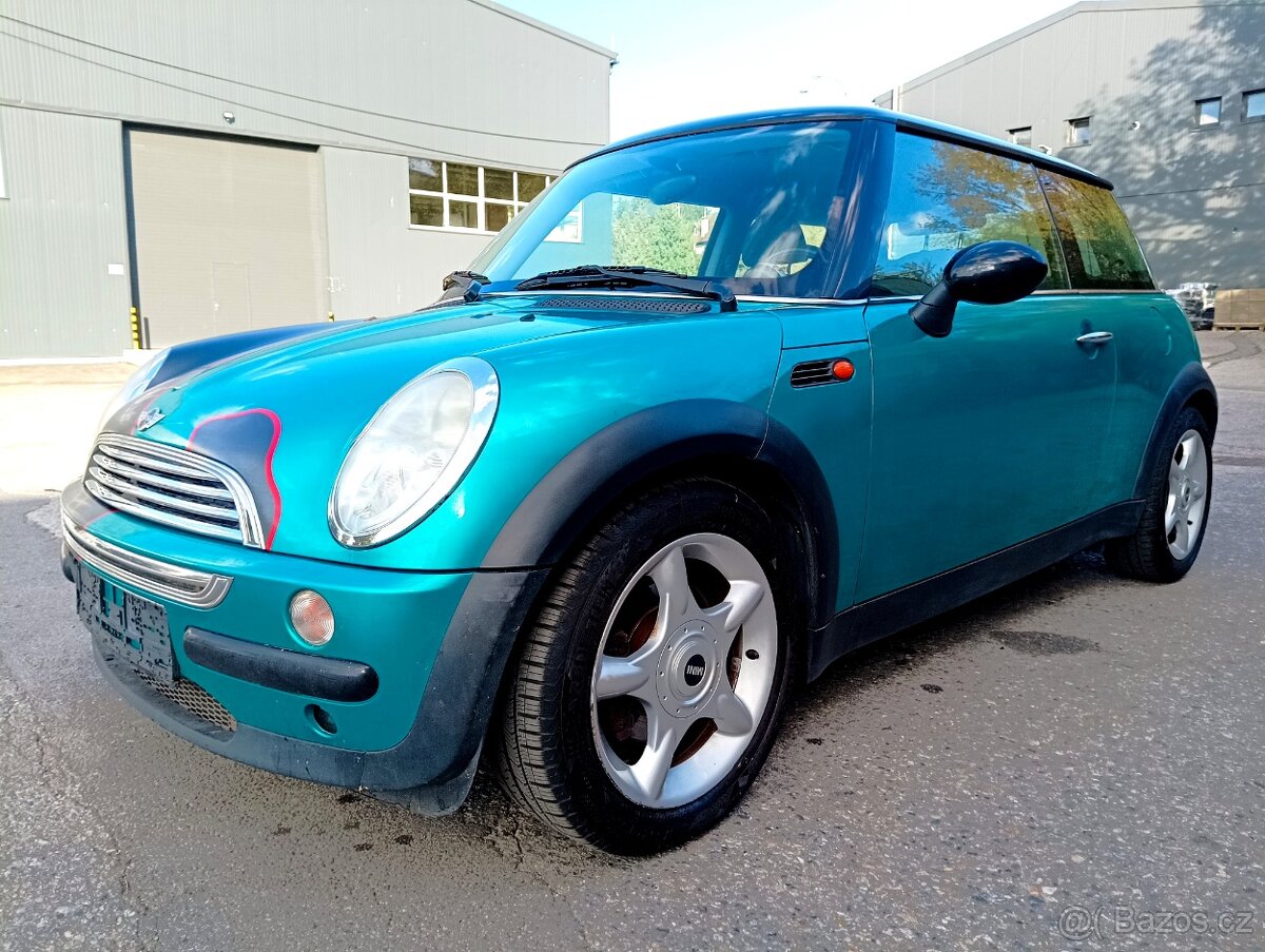 Mini Cooper 1,6i, 85kW, xenony, velmi dobrý stav