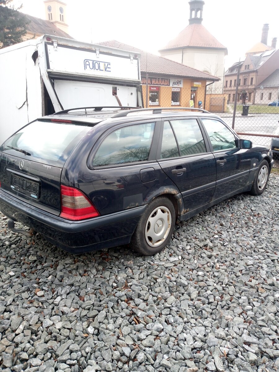 MERCEDES W202 COMBI 2.2CDI R.V.2000,1.MAJITEL V ČR