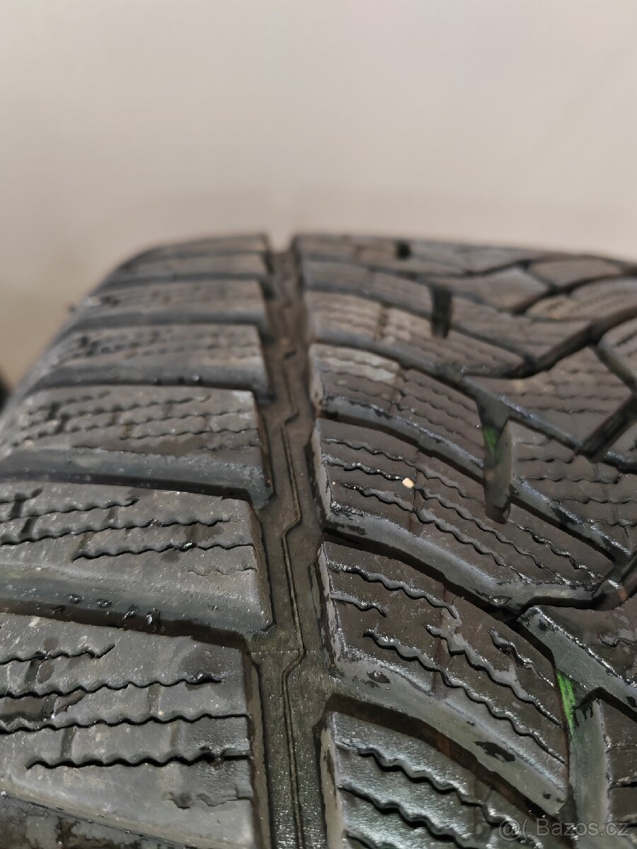 Zimní pneu 235/45 r18 Dunlop winter sport 5