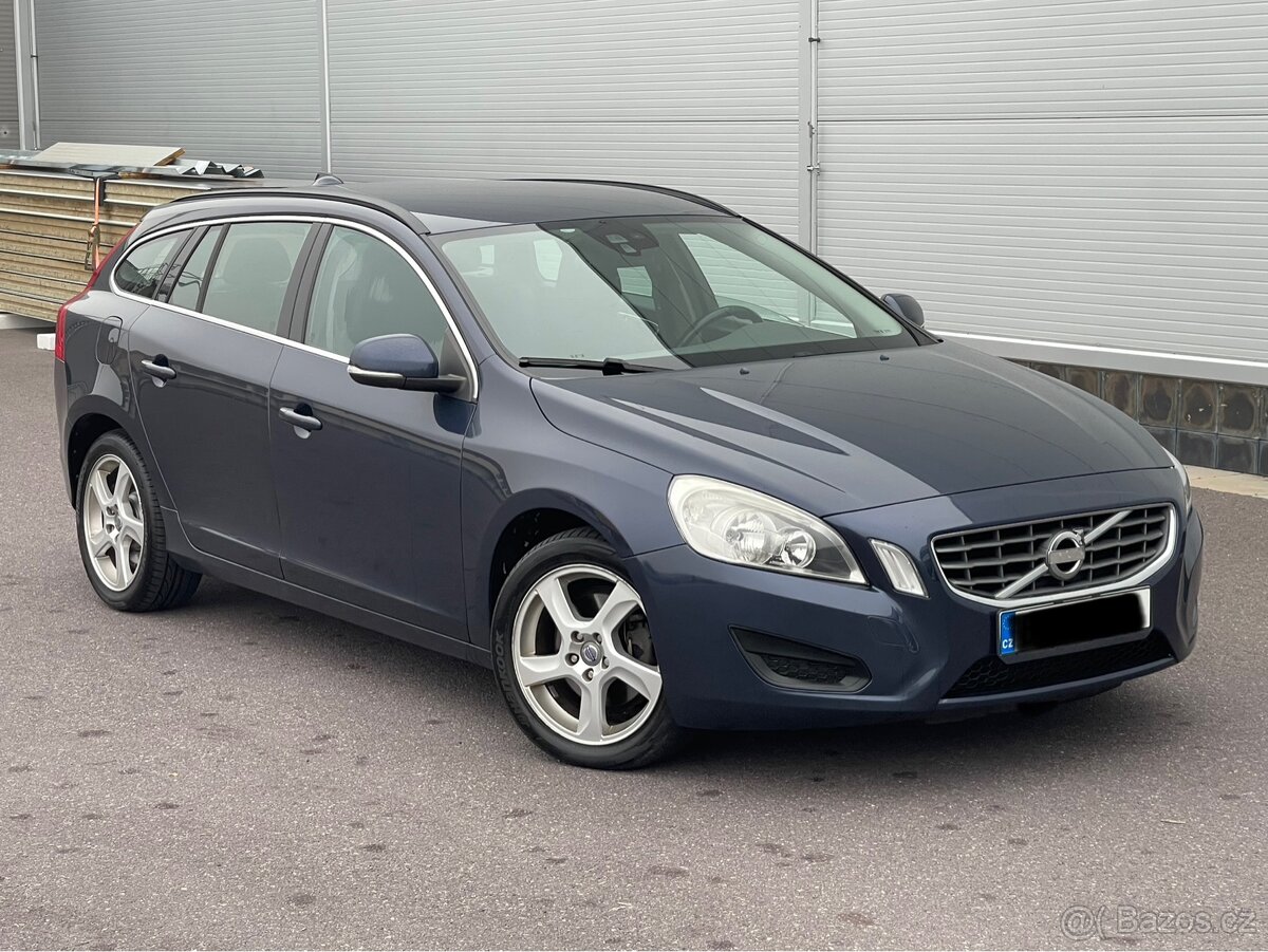 VOLVO V60 2.0 D3 5válec, manuál, tažné