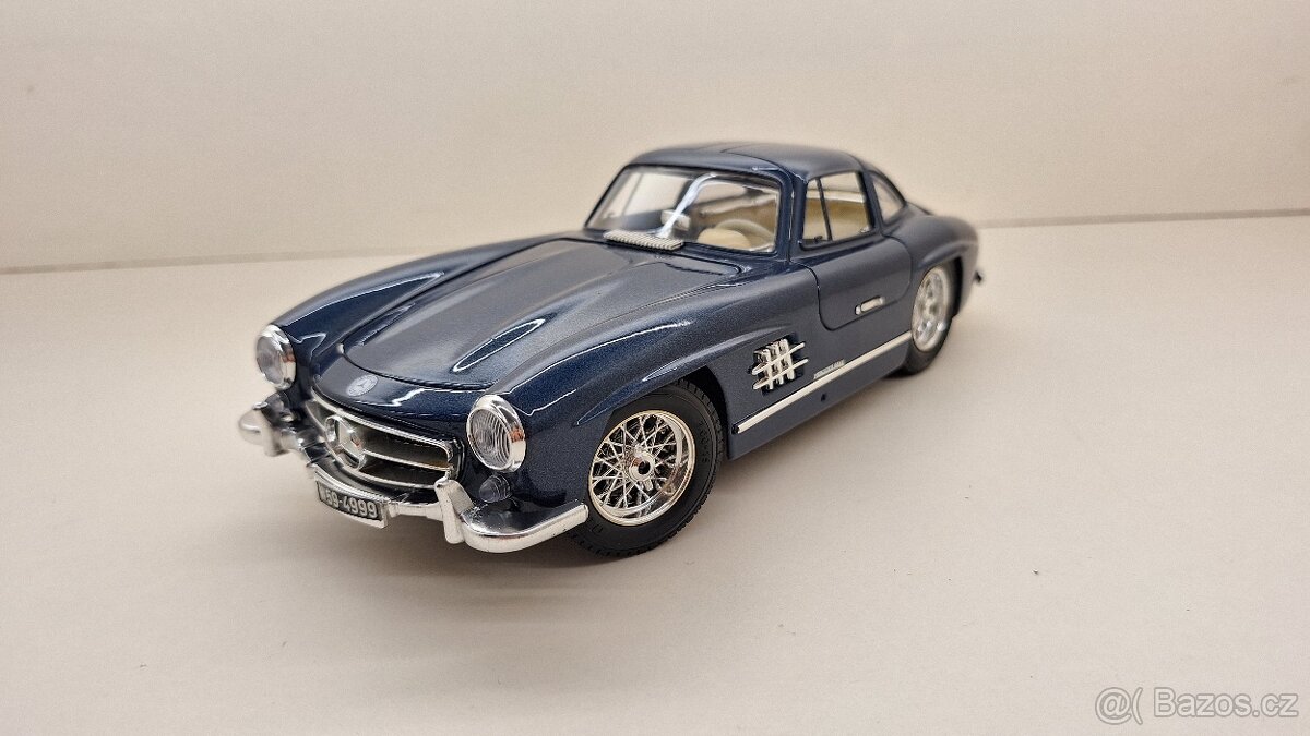 1:18 MERCEDES-BENZ 300SL