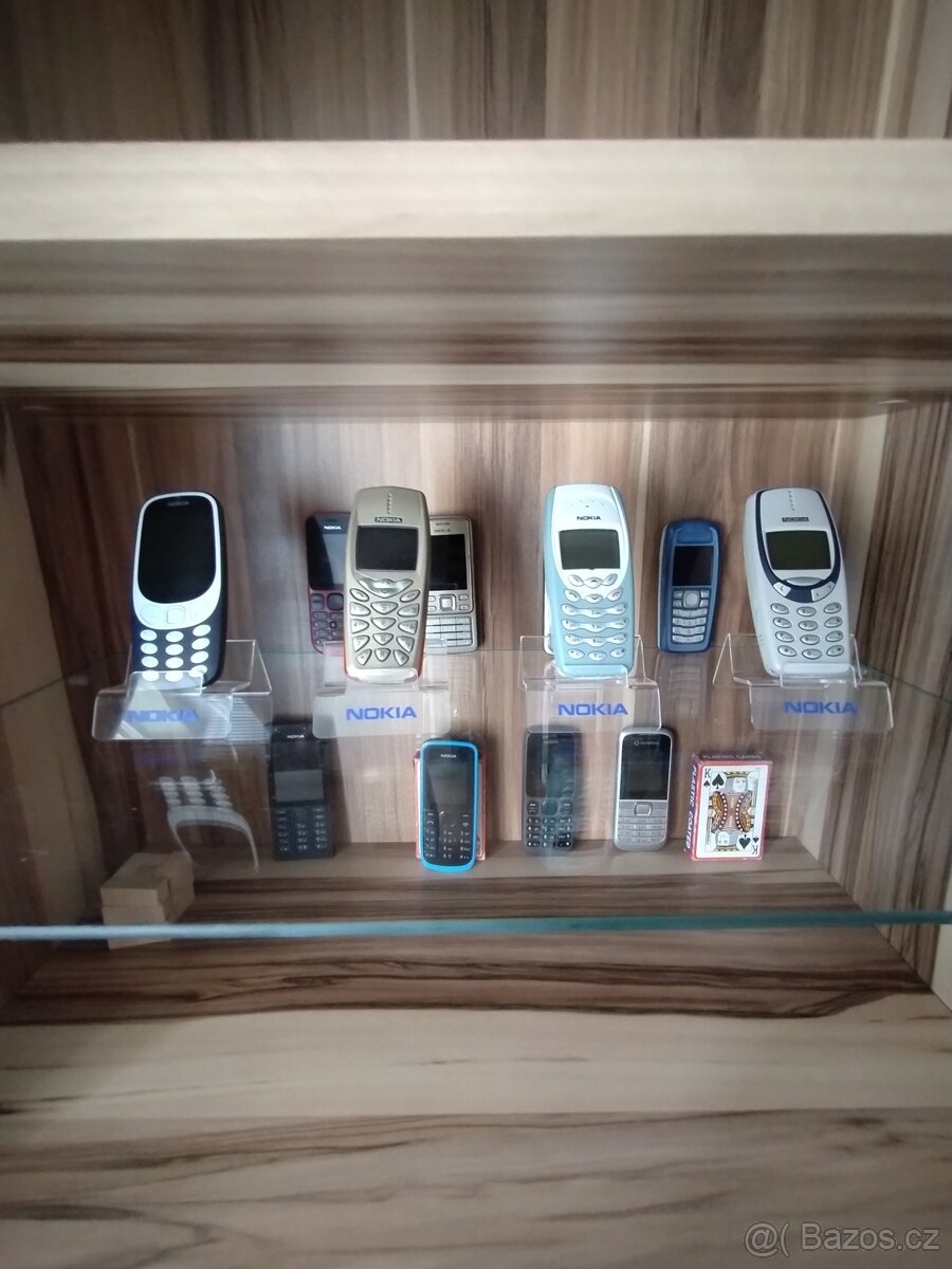 Prodám sbírku telefonů Nokia