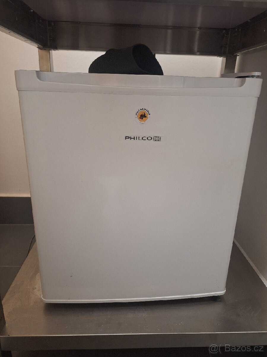 Zánovní malá lednice PHILCO PSL 40 F CUBE