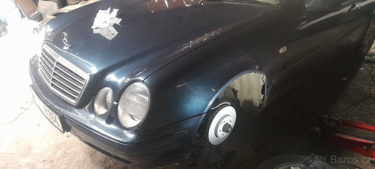 Mercedes Benz W208 200k díly