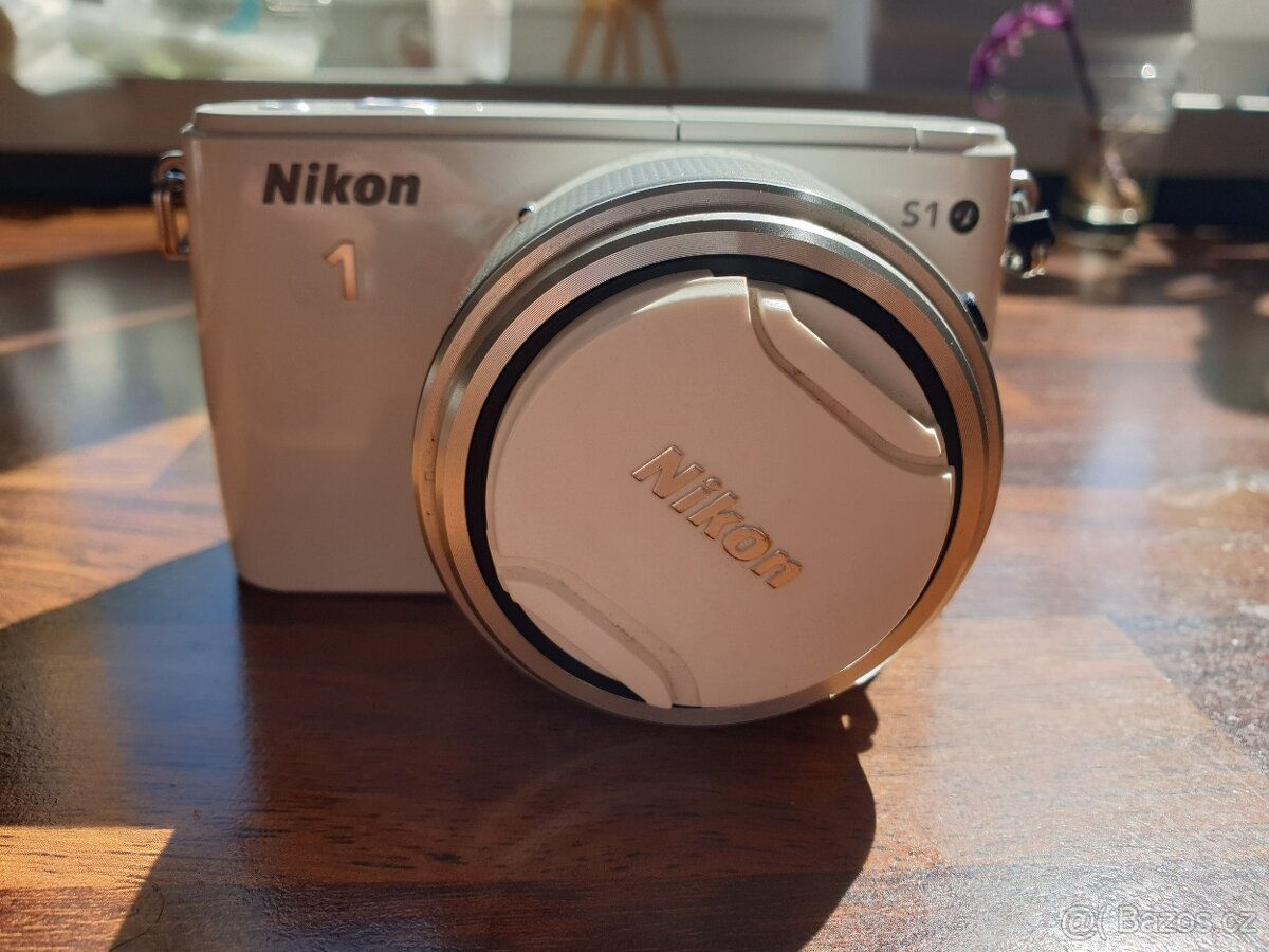 Nikon1S1 + 2x objektiv - kompakt s vyměnitelným objektivem